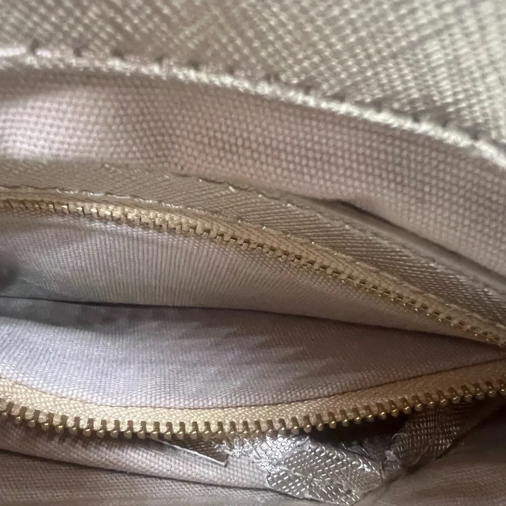 Tory Burch Beige Woven Shoulder Bag 2011 Authentic Reclamation Project